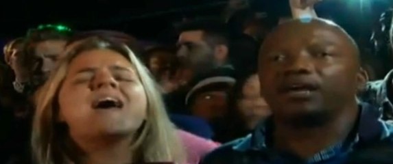 L'Afrique du Sud chante et danse «Madiba»