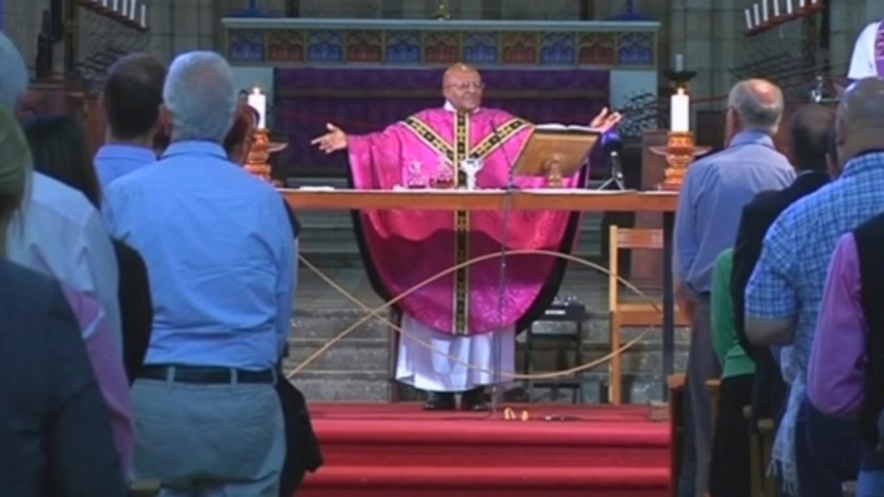 Fellow Nobel Peace Prize winner Archbishop Desmond Tutu pays tribute to Nelson Mandela