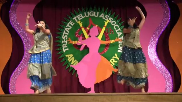 TRI-STATE TELUGU ASSOCIATION: 30TH ANNIVERSARY: TELUGU MEDLEY BY SWAPNA & JYOTSNA KILANI