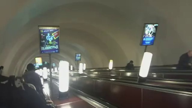 Huawei Honor 3, тест камеры - на эскалаторе