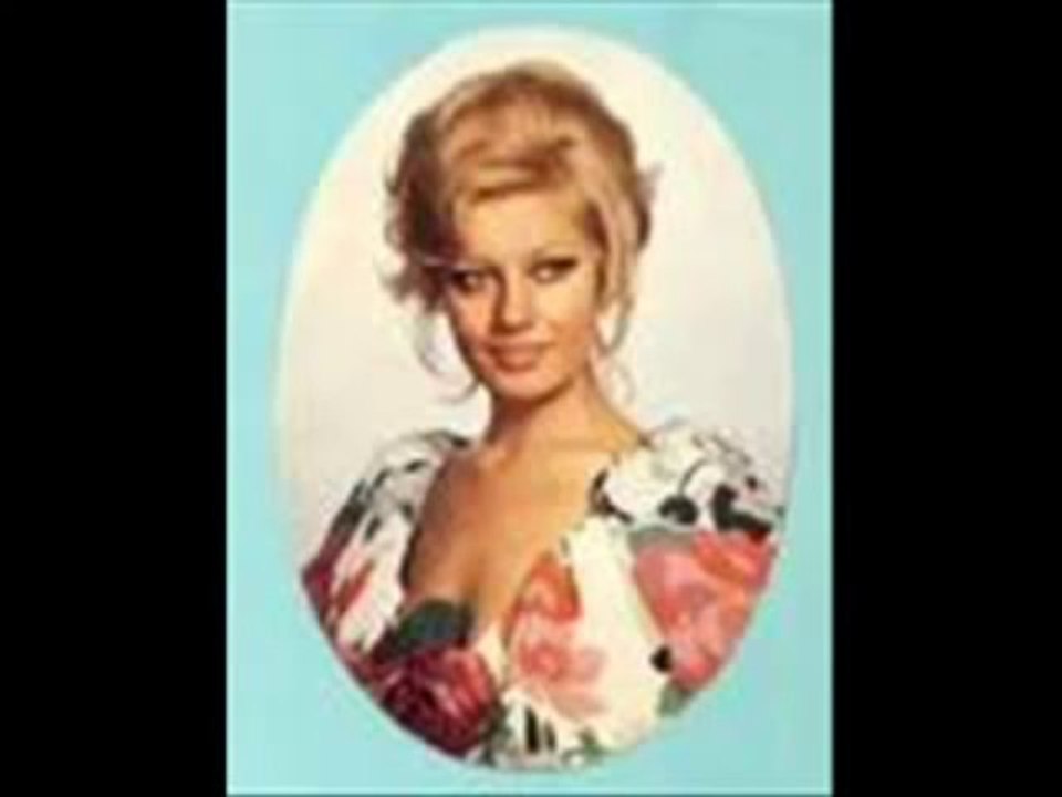 Emel Sayın    -  Bak Yeşil Yeşil