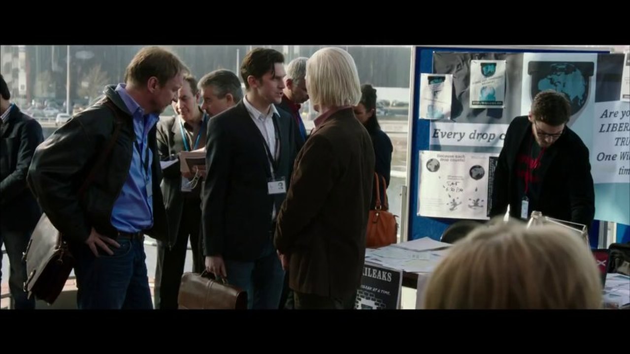 Wikileaks contre les Journaux- LE CINQUIEME POUVOIR Extrait VF # 1