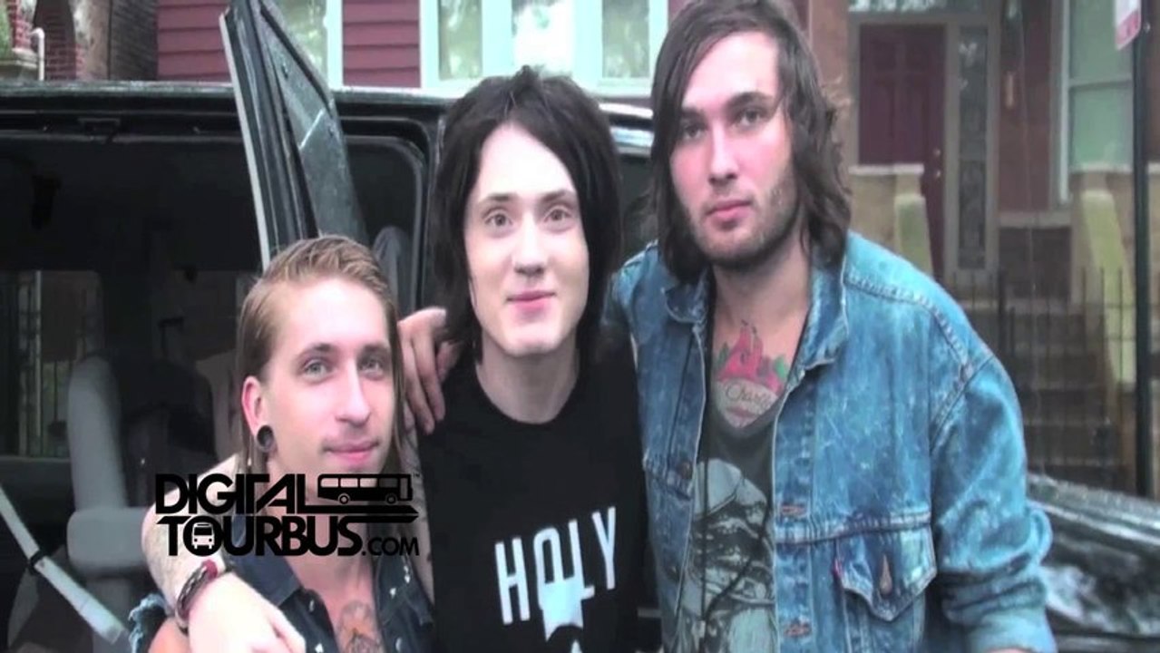 Make Me Famous - BUS INVADERS Ep. 369