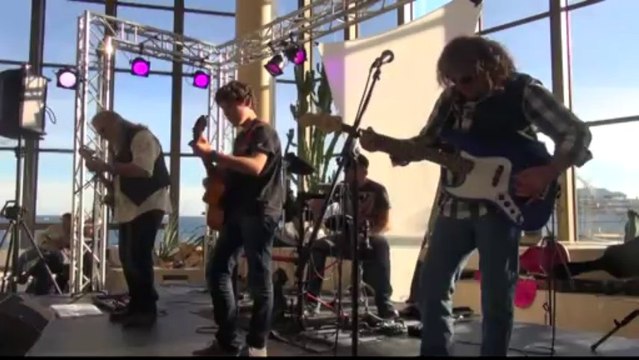 Apache par les Artistes Associés (Régis et Princesse de Nuit)