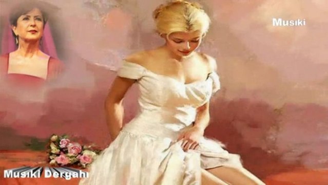 Melihat Gülses ♫ Sen nazla gezerken güzelim güller içinde.HD