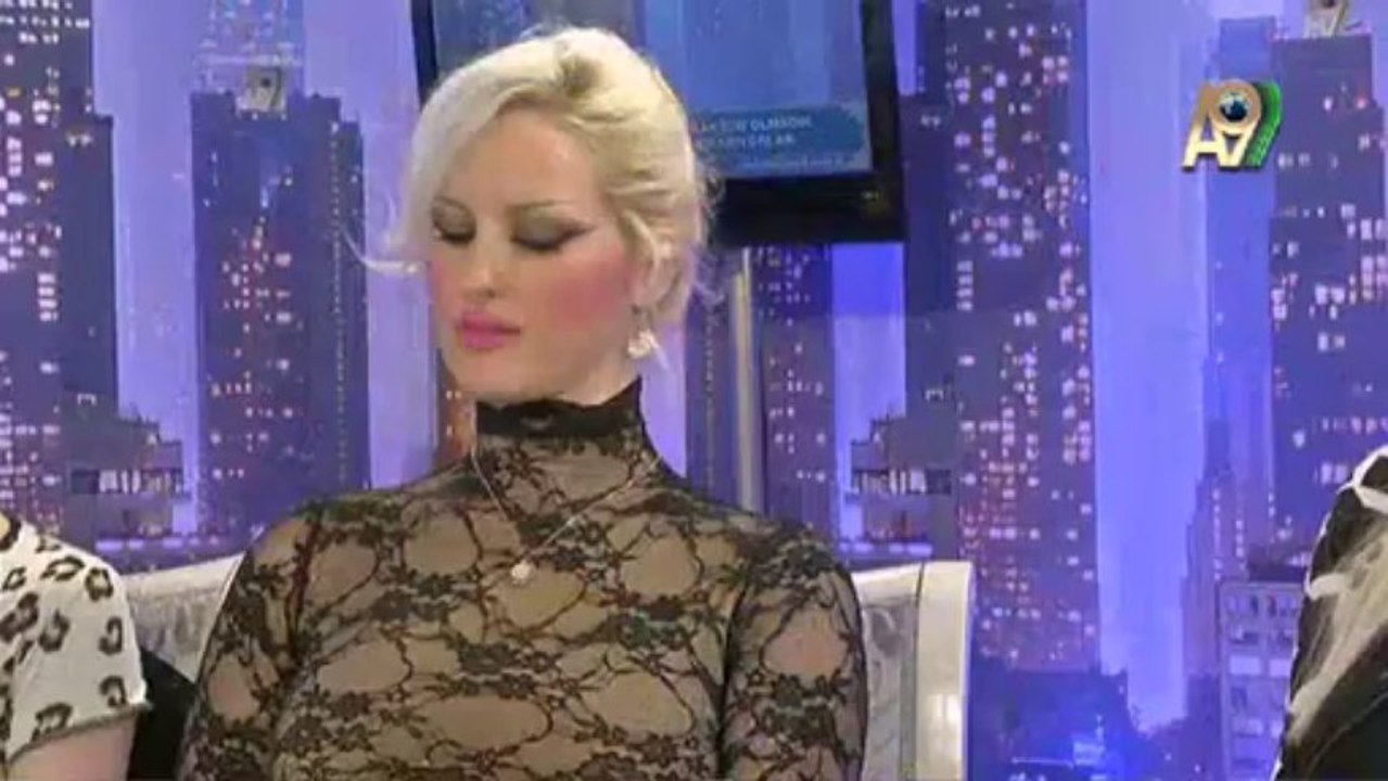 Kuran okumak için şart koşmak olmaz. Kuran her an Müslüman’ın yanındadır ve istediği an okuyabilir.