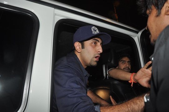 Angry Ranbir Kapoor spotted with a mystery woman in a new look, blasts paparazzi!