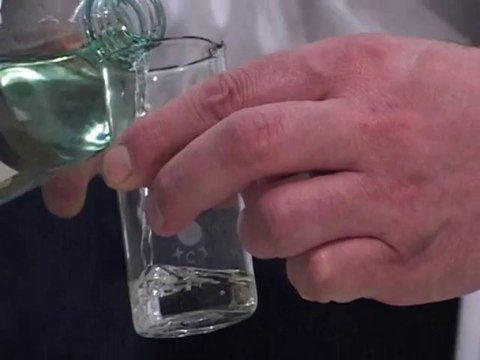 017. Выделение газа - признак химической реакции