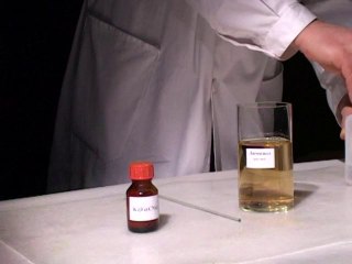 019. Свечение - признак химической реакции