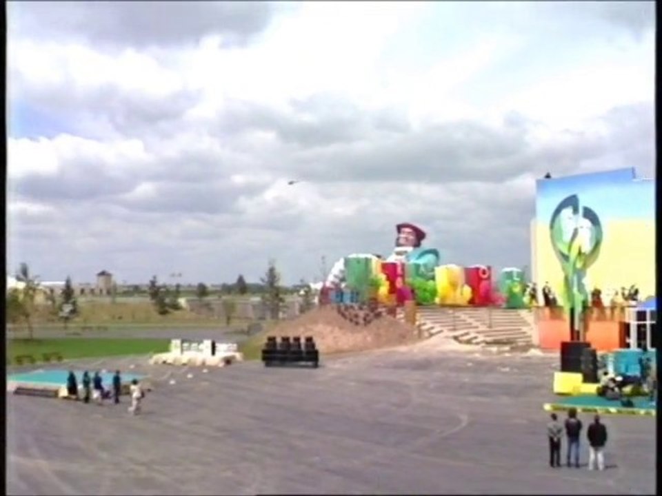 MIRAPOLIS : reportage sur la faillite du parc -décembre 2013-