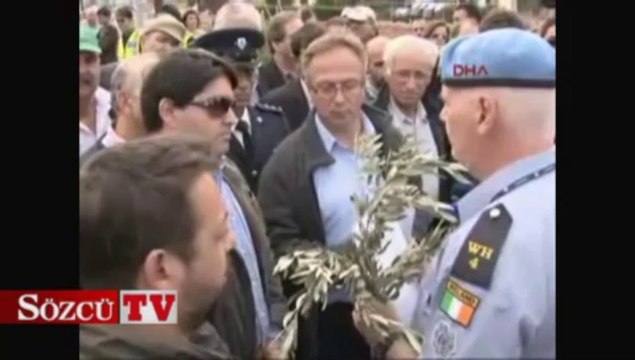 Rum çiftçiler, Bostancı sınır kapısında eylem yaptı