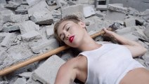 Miley Cyrus - Wrecking Ball [Official Video 1080i HD]