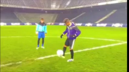 المغربي هاشم مستور يبهر النجم نيمار بفنياته