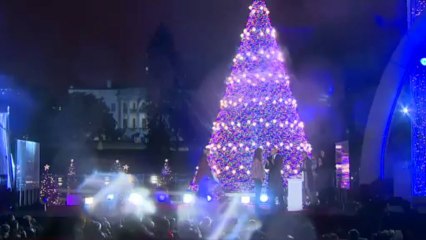 Obama allume le sapin devant la Maison Blanche