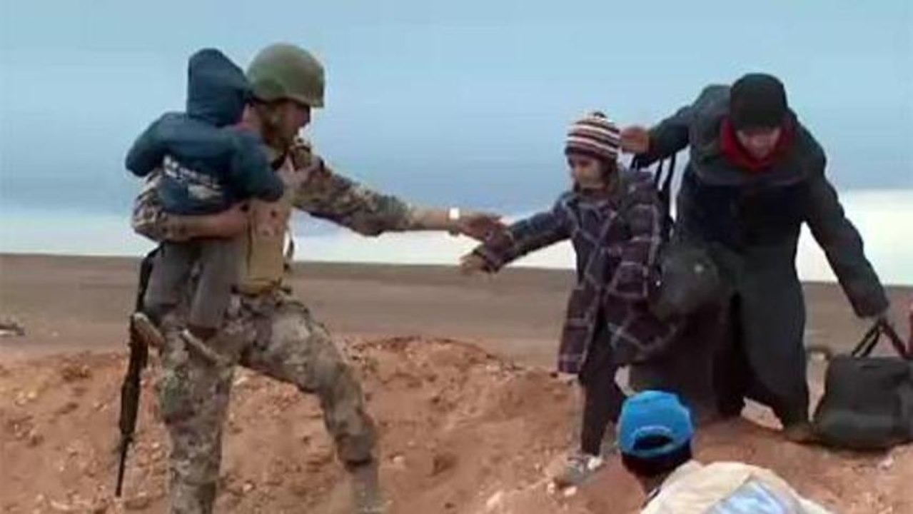 Fighting stops Syrians from escaping