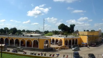 MONASTÈRE D'IZAMAL – ÉTAT DE YUCATAN –  (MEXIQUE)  LE 23 NOVEMBRE 2013