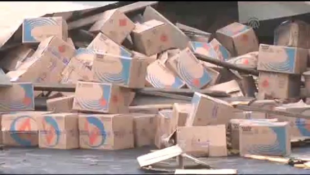 Dinamit lokumu yüklü tır devrildi