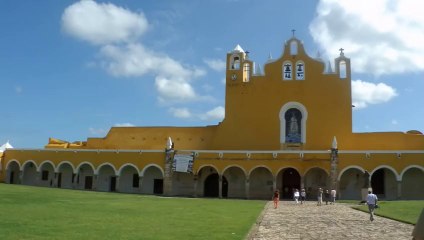 MONASTÈRE D'IZAMAL – ÉTAT DE YUCATAN –  (MEXIQUE)  LE 23 NOVEMBRE 2013