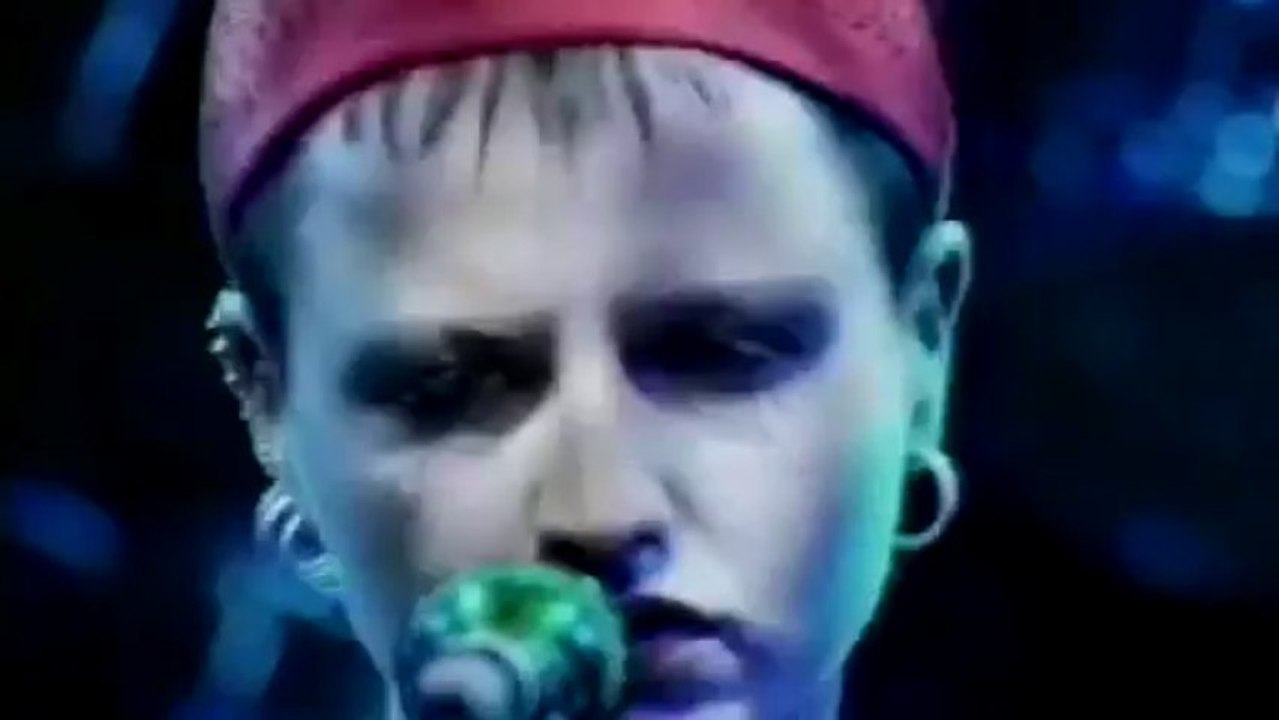 Dreaming my dreams The Cranberries [ Live In London 1994 ] Vidéo Dailymotion