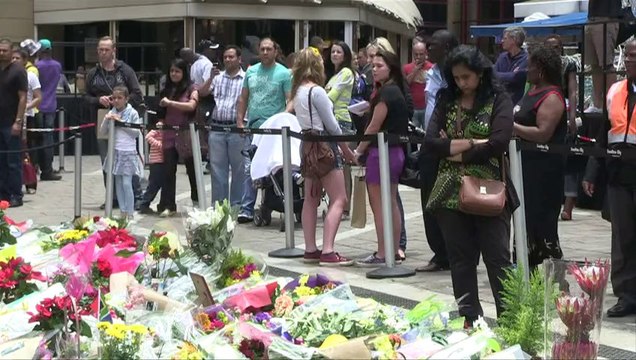 Mandela: l'hommage des Sud-Africains à Johannesburg