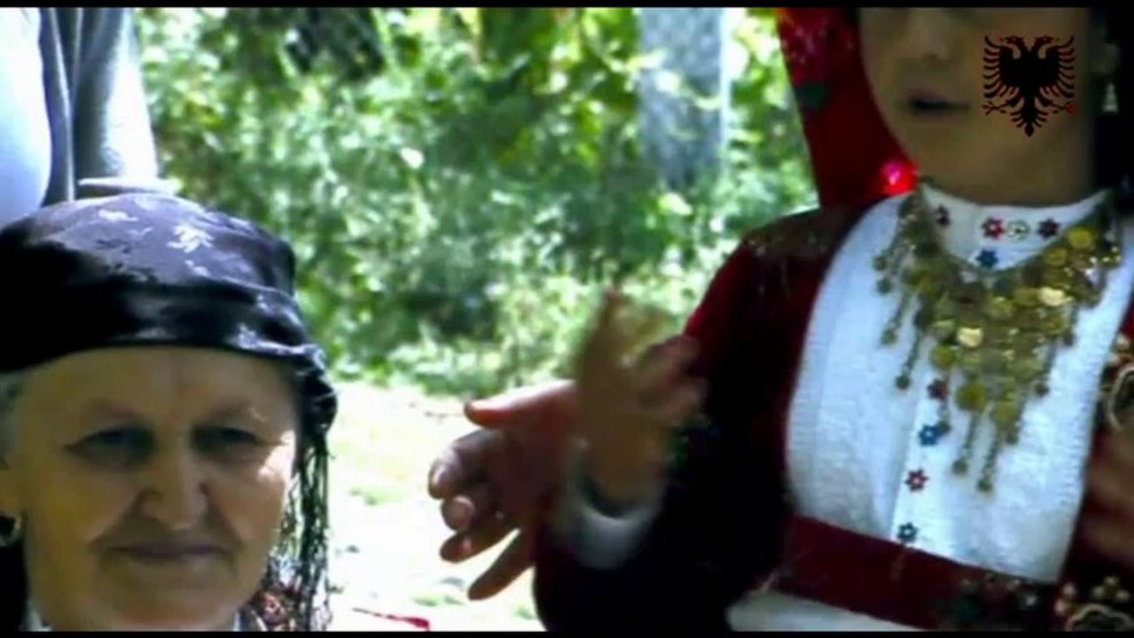 Mirdita _ Eliza Dedgjonaj - Mos harro gjuhen e nenes (Official Video)