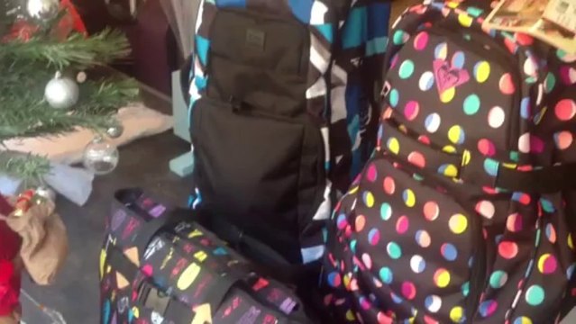 Collection maroquinerie ROXY et QUIKSILVER en vente chez S'Cale Boutik bagage maroquinerie 28 avenue auber nice face à la gare Thiers