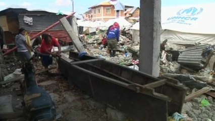 "We have nowhere to go except the sea"- Philippine survivor