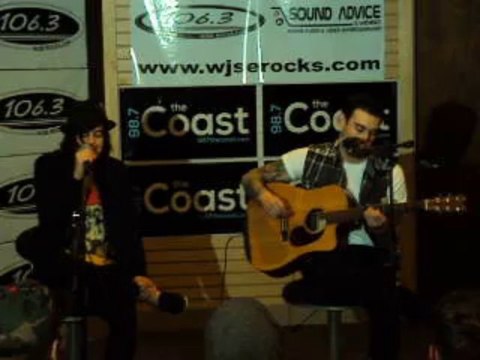 WJSE 106.3 host Sleeping with Sirens Live