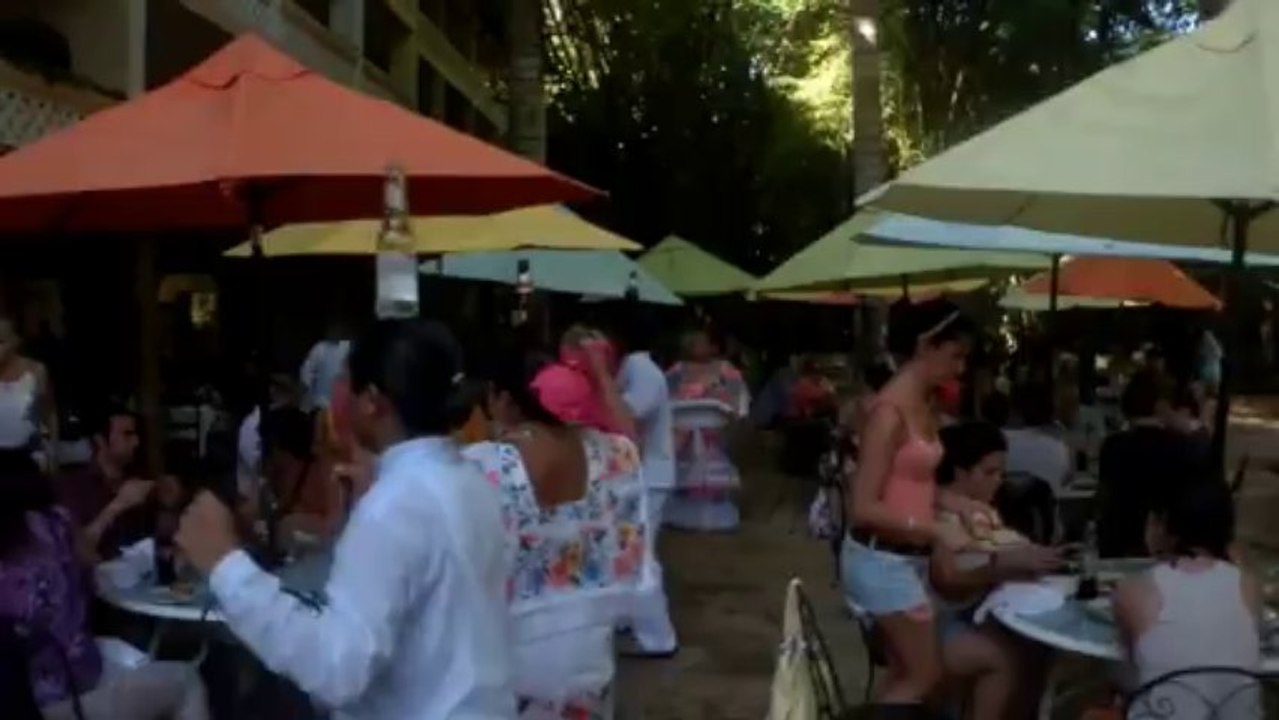DANSES TRADITIONNELLES A CHICHEN ITZA  – ÉTAT DU YUCATAN –  (MEXIQUE)  LE 23 NOVEMBRE 2013