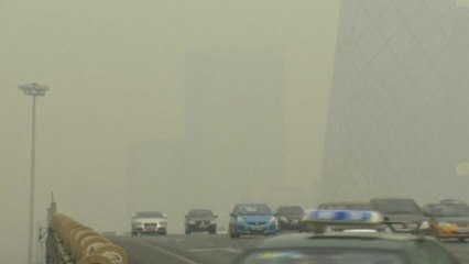 Visibility low in Beijing's polluted skies