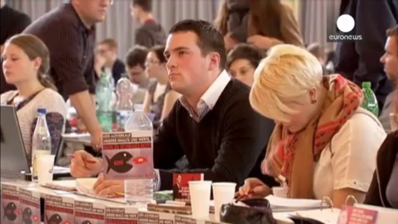 Germania: i giovani dell'Spd bocciano la Grosse Koalition con Angela Merkel