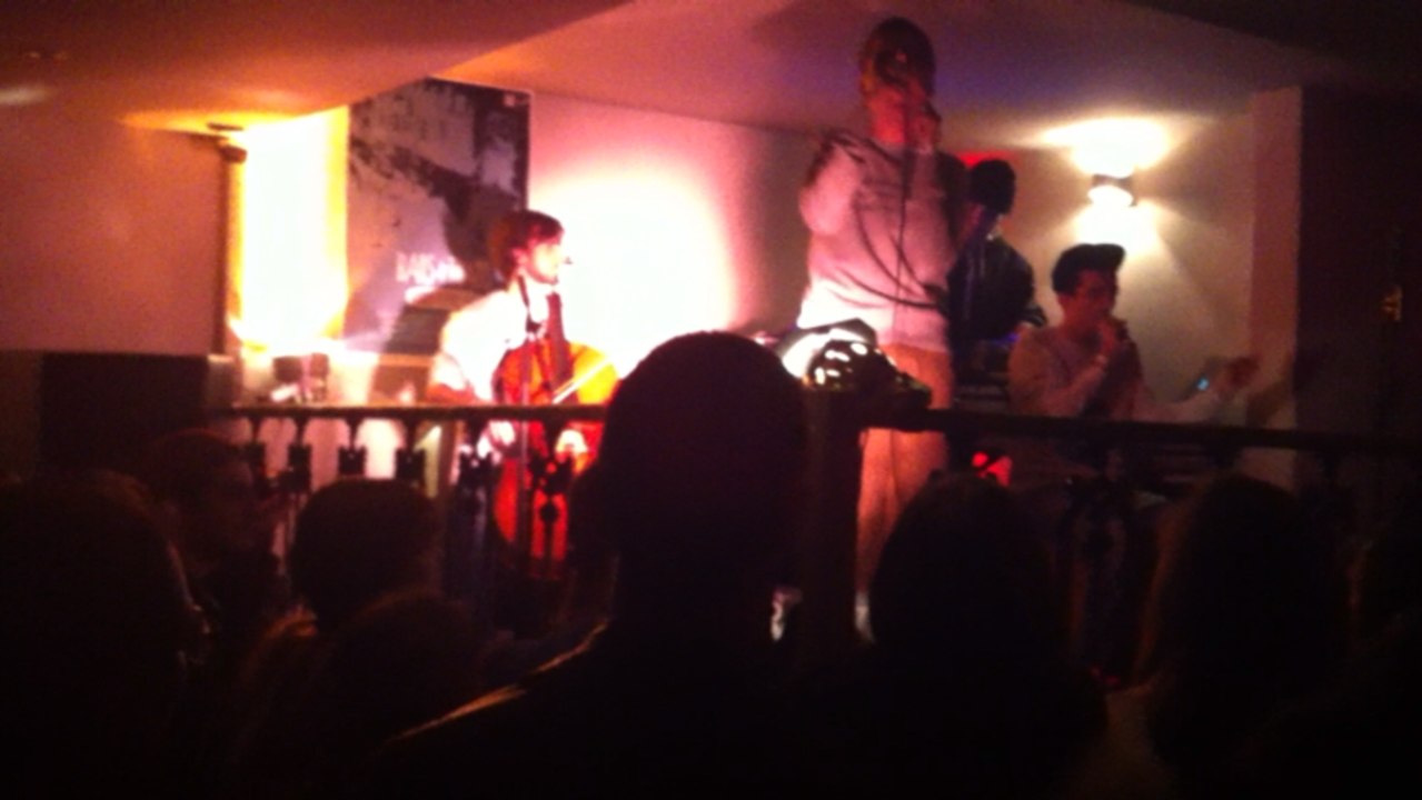 BigFlo & Oli, deux jeunes rappeurs déjà à l'aise sur scène