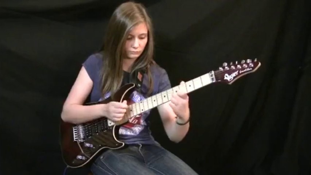 Une jeune française de 14 ans affole le web