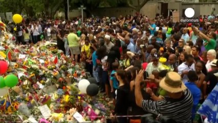 Télécharger la video: Les Sud Africains unis dans la prière pour Nelson Mandela