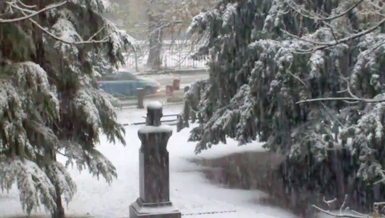 The first snow at Secondary school 'Ivan S. Aksakov'