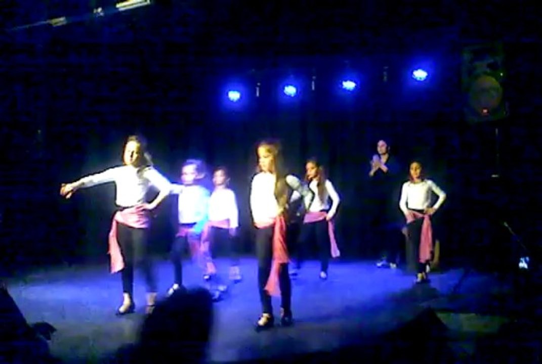 gala de okie 08 decembre 2013 las flamenkitas de cloe et amira