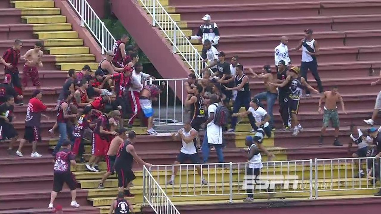 Bagarre entre supporters de foot au Brésil