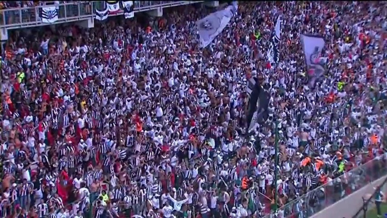 Ronaldinho is Back - Amazing Free Kick Goal vs Vitória (8/12/13)
