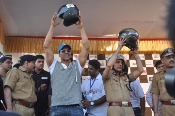 akshay kumar at the ride for safety rally