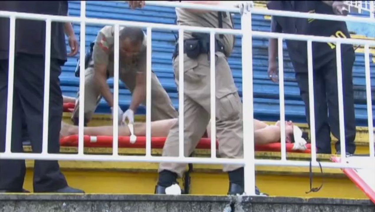 Brasileiro: Spielunterbrechung! Massenschlägerei auf Tribüne