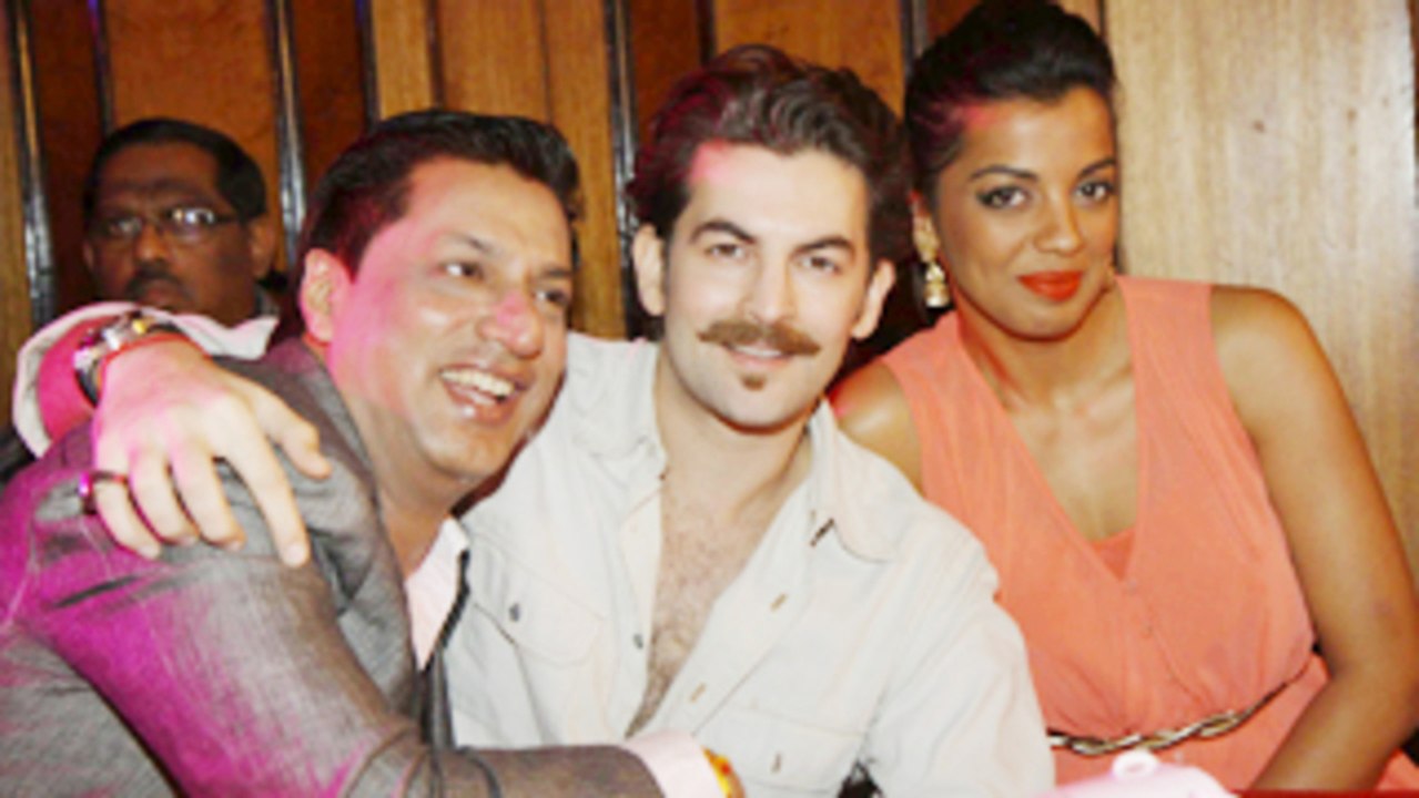 25th Anniversary Celebrations Of Shiva's Salon | Mugdha Godse, Neil Nitin Mukesh
