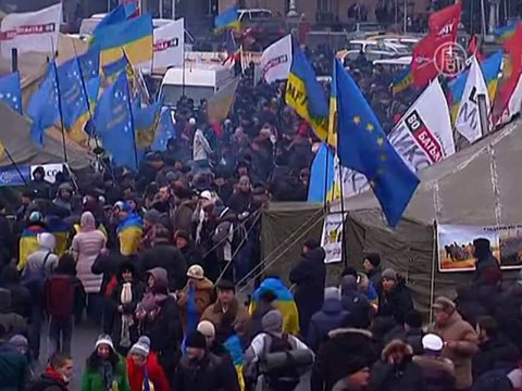 Протестующие с Майдана блокируют правительство