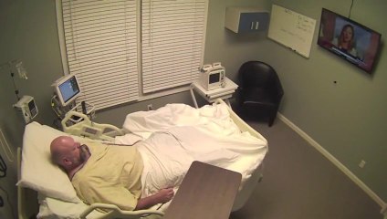 Un alcoolique arrêté au volant d'une voiture, piégé - 10 ans de coma.