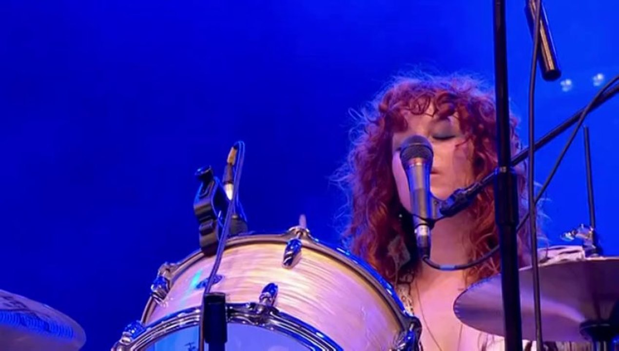 Deap Vally - Raw Material & Six Feet Under (featuring The Giddi Mamas, live on John Peel Stage, Glastonbury 2013)