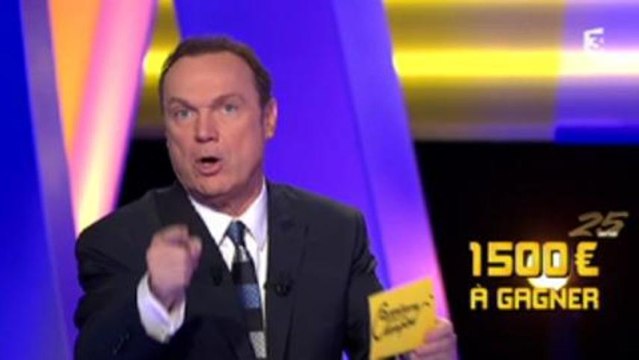 Questions pour un champion : la question très étrange de Julien Lepers