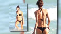 Alessandra Ambrosio muestra su cuerpo de biquini brasilero