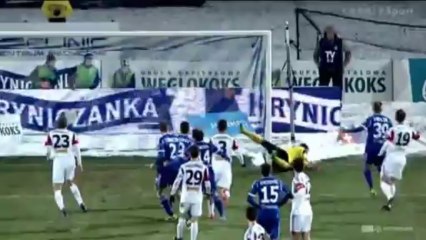 Pologne - Un coup-franc surpuissant