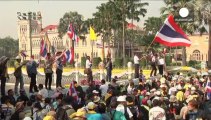 Thailandia: premier annuncia nuove elezioni, ma protesta non si ferma