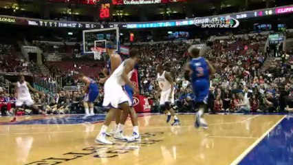 Chris Paul 快速反擊，長傳給 Griffin轉身單手暴扣~