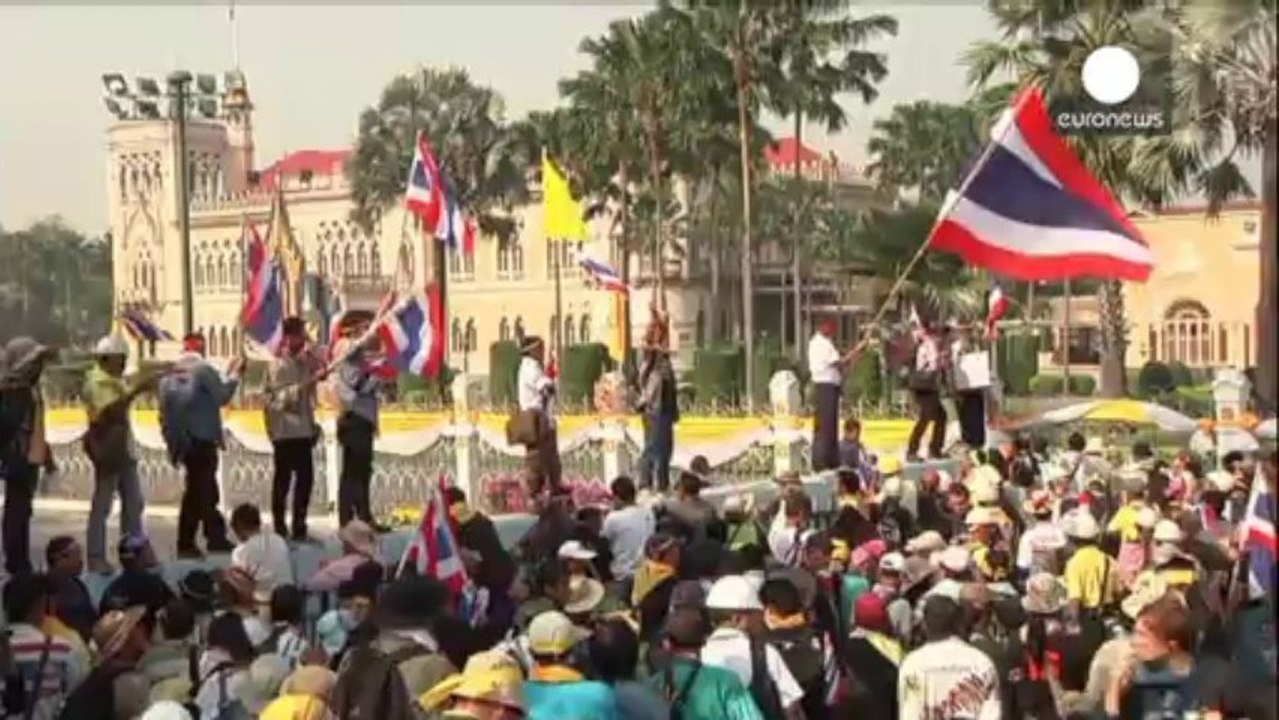 Thai PM refuses to go, protests continue